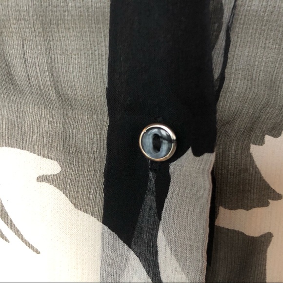 Beautiful silk Elie Tahari blouse - Picture 3 of 10